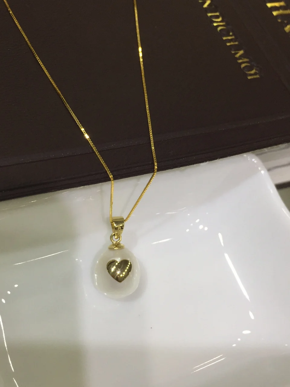 Dây Chuyền Kèm Mặt Ngọc Trai Khảm Trái Tim Jesus&nbsp;